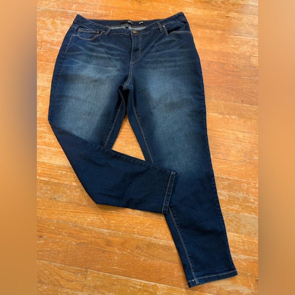 1822 Adrianna Women Plus size jeans 22W